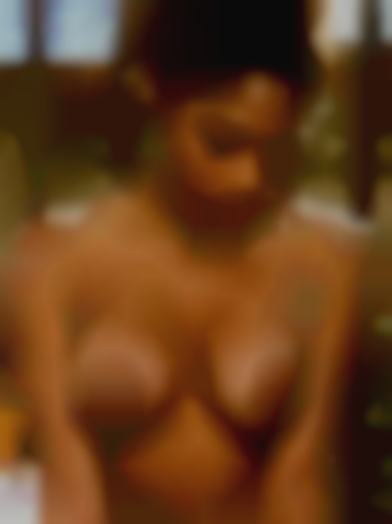 I'm old and i need that milfs love and caring.